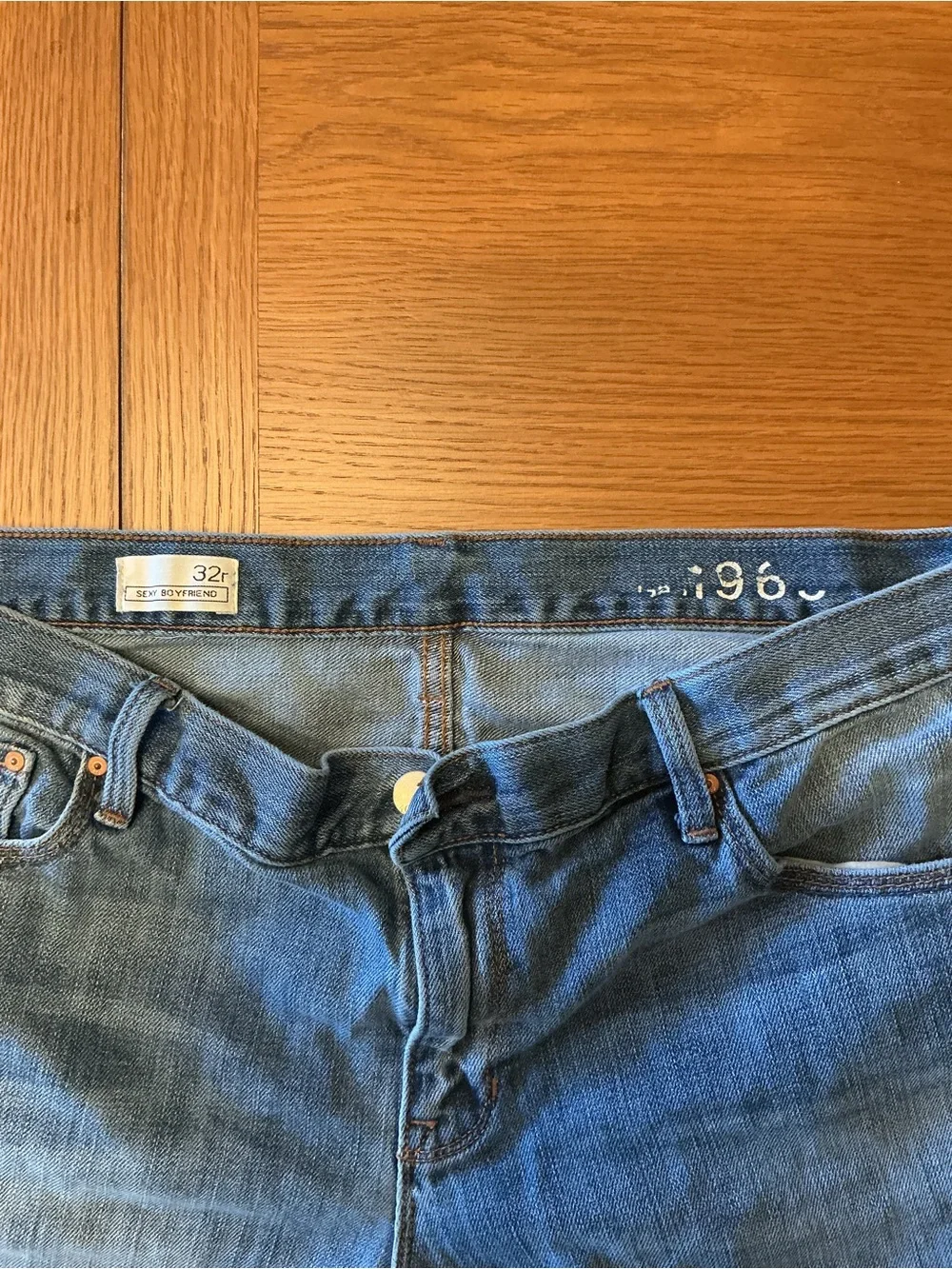 Gap Women’s Light-Wash Distressed Cropped Denim Jeans Size 32r